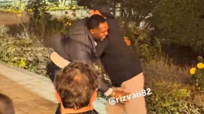 Легенда UFC Джон Джонс поборолся с Чимаевым на улице (ВИДЕО)