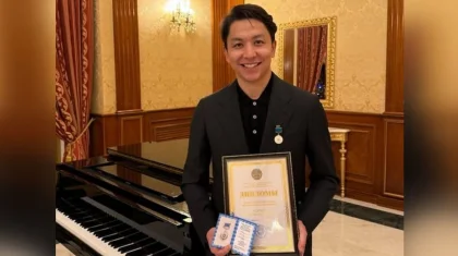 Известный виолончелист Багжан Октябрь получил государственную премию