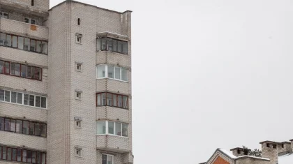 С высоты 12 этажа упала и разбилась насмерть женщина в Петропавловске