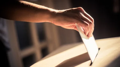 Досрочные выборы депутатов парламента проходят в Кыргызстане