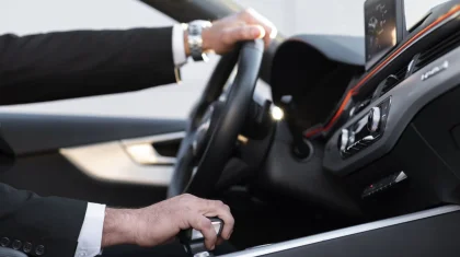 Полицейского наказали за несдачу экзаменов ПДД водителями в Семее