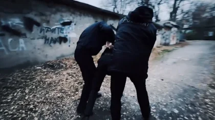 Полицейский дрон заснял закладку наркотиков в Шымкенте