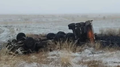 КамАЗ опрокинулся в кювет: двое погибли на трассе Павлодар – Кызылорда