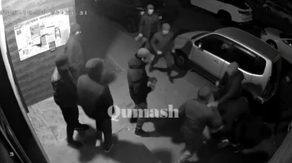 Толпа жестоко избила прохожего близ Алматы: кадры нападения шокировали сеть