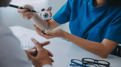 Казахстанцам запретили использовать пенсионные накопления на лечение глаз