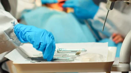 Изначально запланировали лечение 11 зубов: стоматолог по делу о смерти ребенка выступил в суде