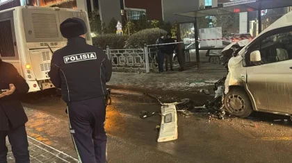 Столкновение микроавтобуса и маршрутки в Астане: один погибший, двое в больнице