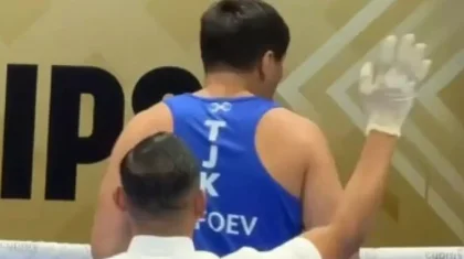 Казахстанец с блестящего нокаута начал путь на чемпионате мира IBA в Дубае