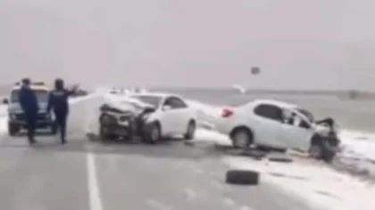 Toyota и Renault столкнулись в Актюбинской области: один человек погиб (ВИДЕО)