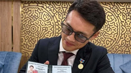 «Желаю не расслабляться»: актер Еркекбулан Токтар похвастался наградой