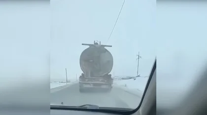 Пьяный водитель цистерны с 22 тоннами топлива пытался скрыться от полицейских в ВКО (ВИДЕО)