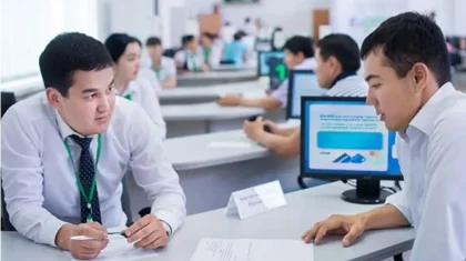 Кому предлагают самую высокую зарплату в Казахстане