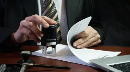 Сговор нотариусов и коллекторов привел к массовым незаконным взысканиям в Павлодарской области