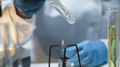 Неудачный эксперимент: учитель химии получила ожоги в школе СКО