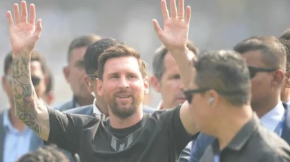 Организатора тура Месси в Индии арестовали после беспорядков на стадионе (ВИДЕО)