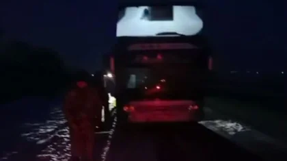 Пассажиров сломавшегося на трассе Астана – Кокшетау автобуса спасли в Акмолинской области (ВИДЕО)