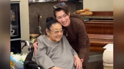 Толкын Забирова с детьми поздравила Бибигуль Тулегенову с 96-летием