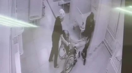 Шокирующее видео из больницы с погибшей Айзат Жумановой показали в суде