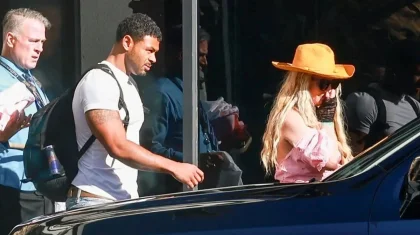 Появление Бритни Спирс с игрушечным младенцем в аэропорту встревожило поклонников