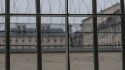 Бизнесмен пытался пронести марихуану и телефоны в колонию ЗКО