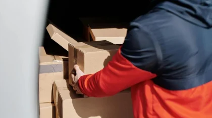 Астанчанке хотели отправить посылку от умершего 9 лет назад отца