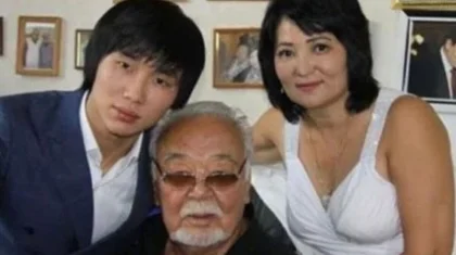 Кайрат Нуртас почтил память Асанали Ашимова трогательным обращением