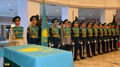 Останки героев Великой Отечественной войны доставили в Казахстан