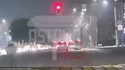 Водитель Chevrolet сбил девушку на зебре в Алматы (ВИДЕО)