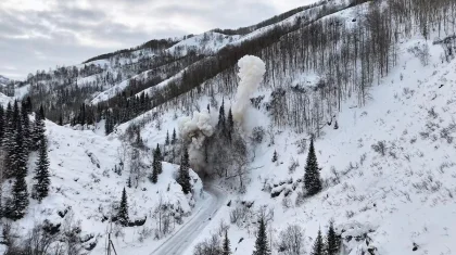 О риске схода снежных лавин в горах Иле Алатау предупредили в МЧС