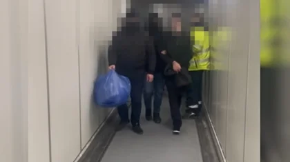 Похищал людей и отбирал имущество: подозреваемого экстрадировали из Грузии в Казахстан (ВИДЕО)