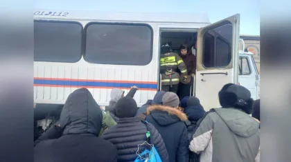 Грузовик столкнулся с автобусом с 59 пассажирами на трассе в Актюбинской области (ВИДЕО)