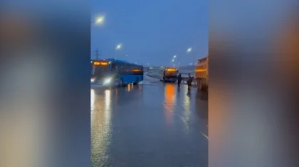 Трассы закрыли из-за непогоды и гололедицы в пяти областях Казахстана