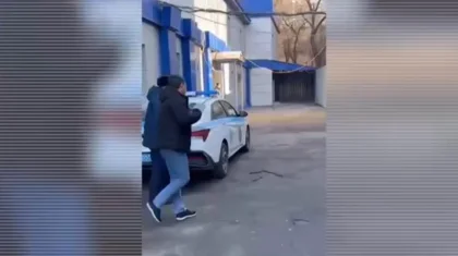 Водитель в Алматы устроил конфликт с иностранцем и оказался под арестом (ВИДЕО)