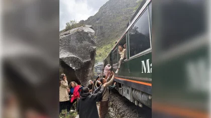 Два поезда столкнулись на пути к Мачу-Пикчу в Перу: погиб машинист