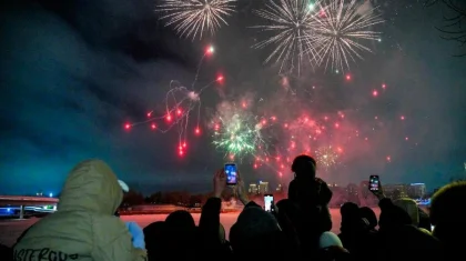 Новогодние салюты прогремели в Астане