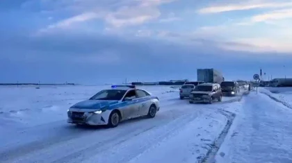 Колонну из 1000 автомобилей сопроводила полиция в Актюбинской области