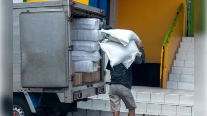 Мешки с мукой придавили работника в Костанайской области: суд вынес решение