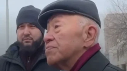 «Он должен был хоронить нас»: убитый горем отец Мурата Бисембина вызвал волну сочувствия (ВИДЕО)