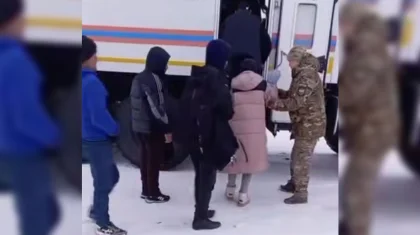 28 пассажиров неисправного автобуса эвакуировали в Костанайской области (ВИДЕО)