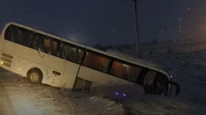 Автобус с 50 пассажирами слетел в кювет в Карагандинской области