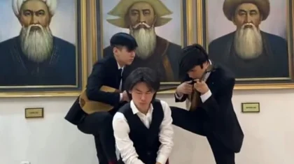 Трио домбристов из Павлодара восхитило соцсети (ВИДЕО)