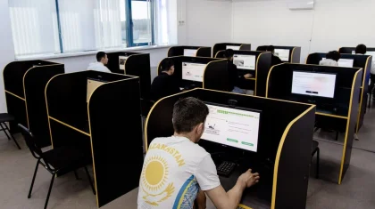 Ввести повторный экзамен для водителей, регулярно нарушающих ПДД, предложил депутат