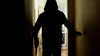 Вор забрался в дом и зарезал хозяйку в Павлодарской области: суд вынес приговор