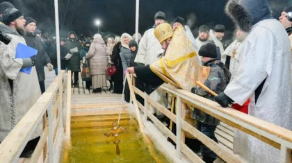 Крещенские купания начались в Астане (ВИДЕО)