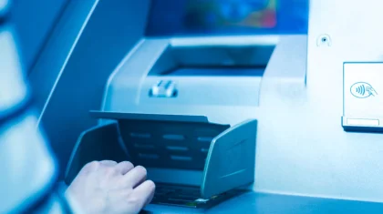 В Казахстане создали базу снимающих наличные в банкоматах? Ответ Нацбанка