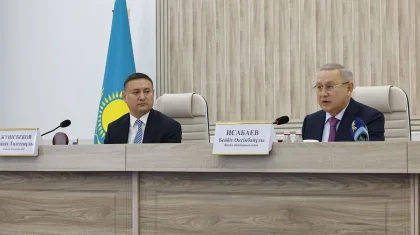 Бейбит Исабаев представил местному активу нового избранного акима Кербулакского района