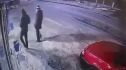 Автомобиль без водителя съехал в овраг в Жезказгане (ВИДЕО)