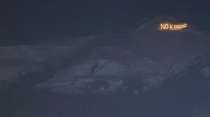 «No Kings»: на горе в Давосе зажгли факелы против Трампа