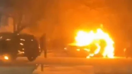 Мужчина поджег автомобили двух полицейских в Семее (ВИДЕО)
