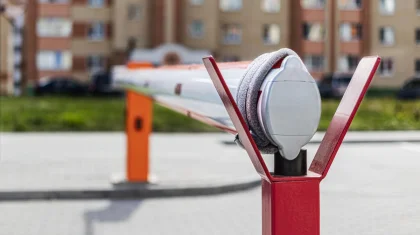 Перекрыли дорогу во дворе: суд признал действия ОСИ незаконными в Астане